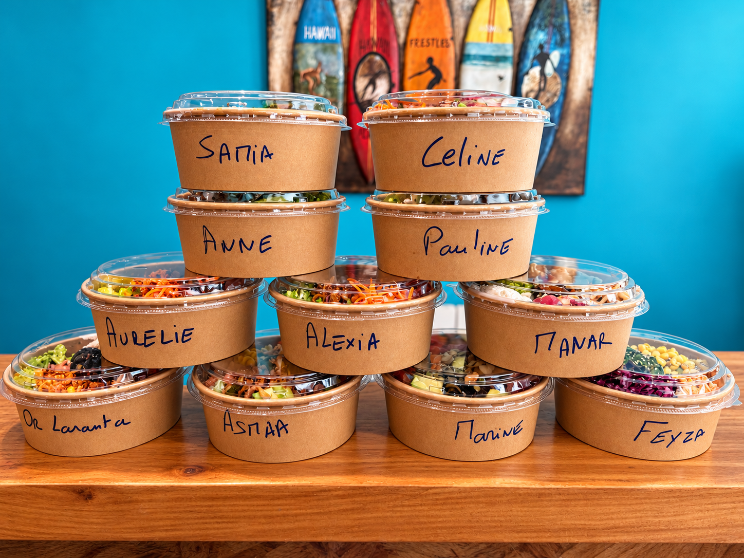 Pokebowls individuels préparés pour une commande groupée chez O’SHAKA